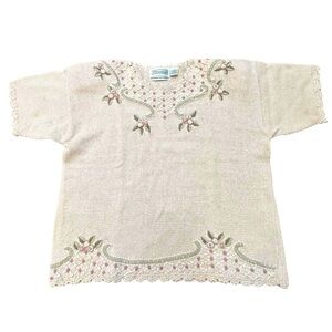 VINTAGE SHENANIGANS BRAND SHORT SLEEVED SWEATER SIZE MEDIUM.